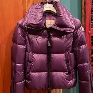 Like new 💯 authentic Moncler coat size 0
